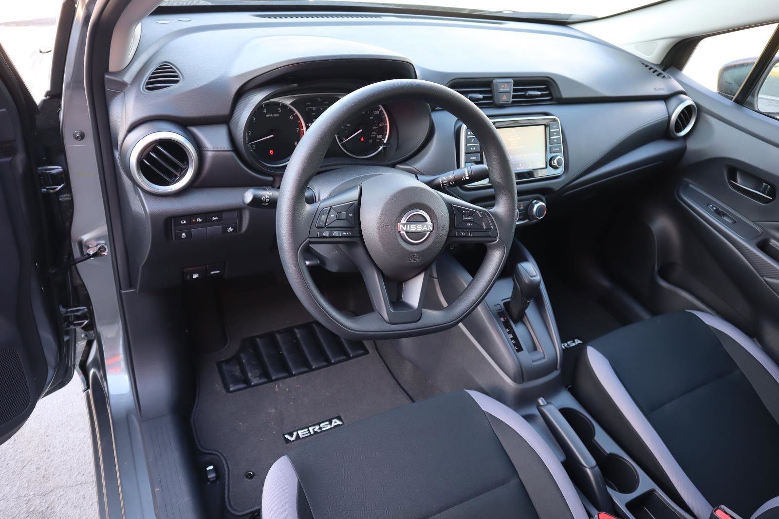 Used 2025 Nissan Versa S w/ Trunk Package image 15