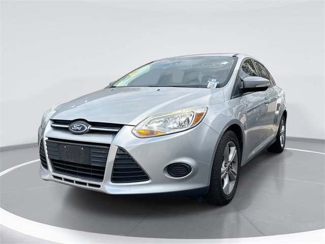 Used 2013 Ford Focus SE w/ SE Winter Pkg image 1