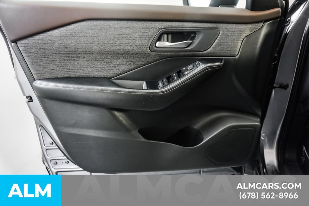 Used 2022 Nissan Rogue SV FWD image 45