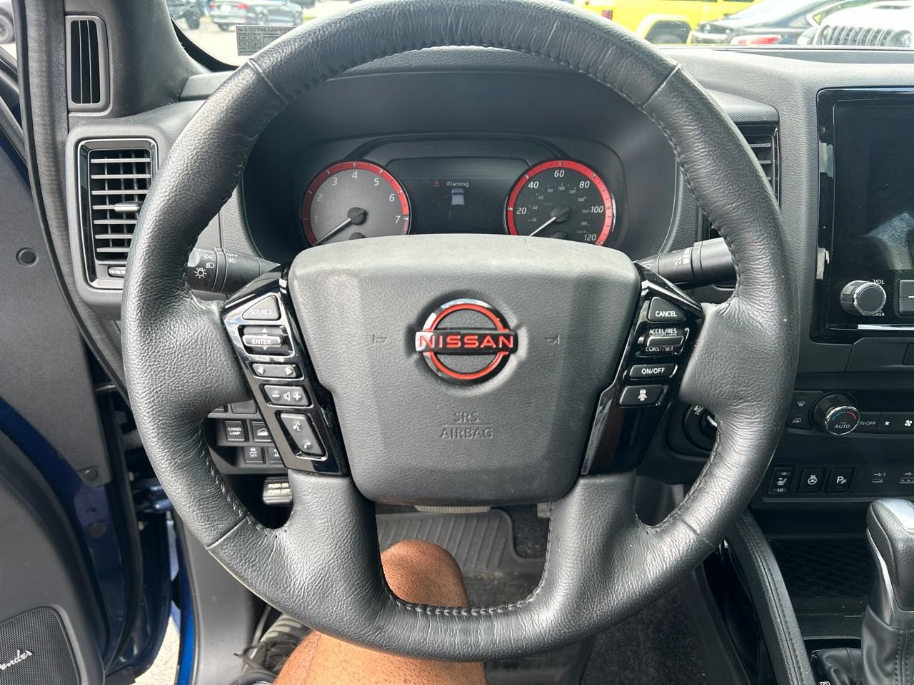 Used 2022 Nissan Frontier PRO-4X w/ Pro-4X Premium Package AWD/4WD image 17