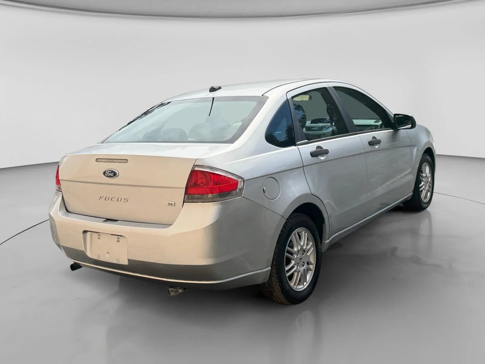 Used 2011 Ford Focus SE FWD image 5