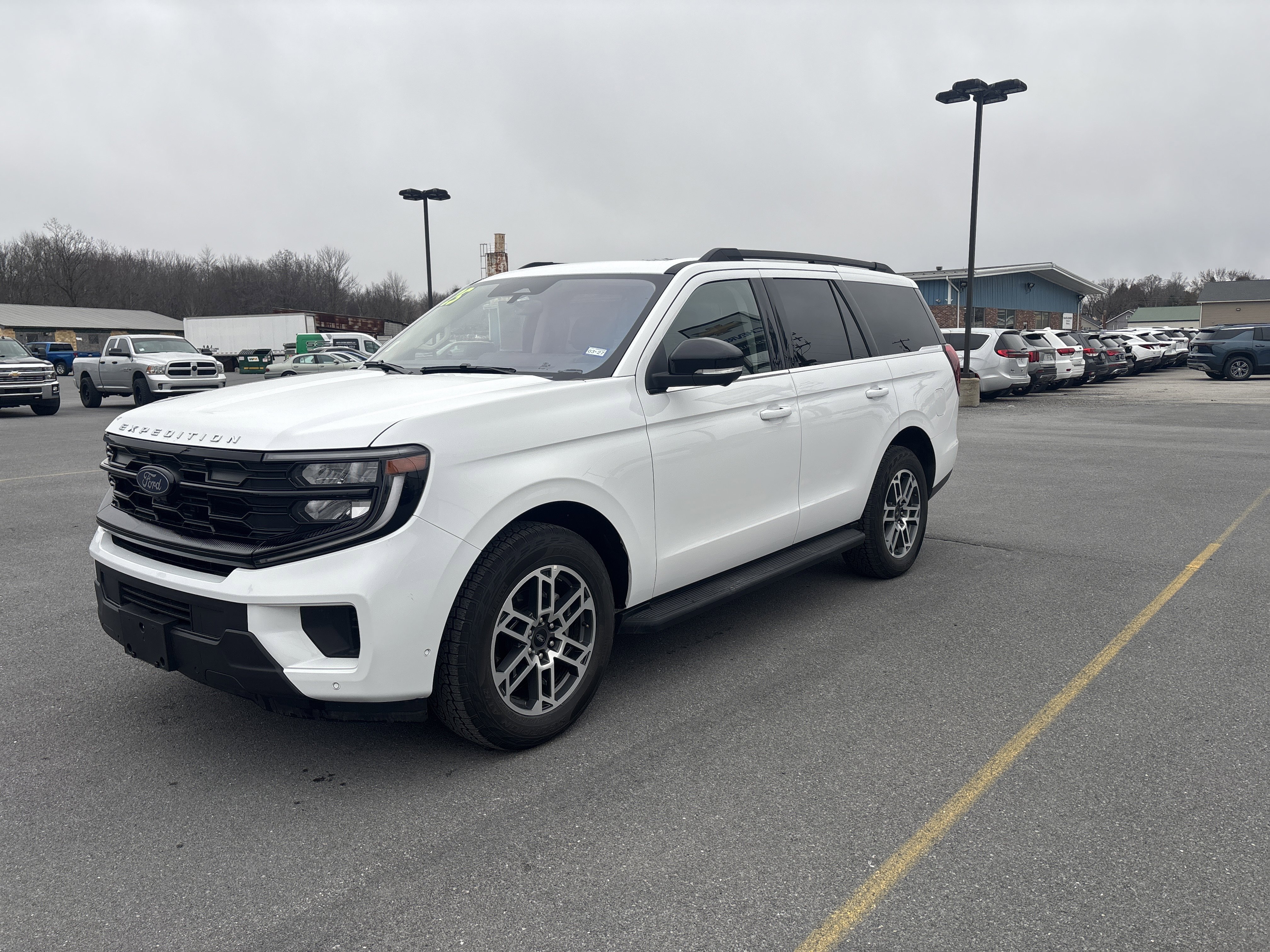 Used 2025 Ford Expedition Active image 8
