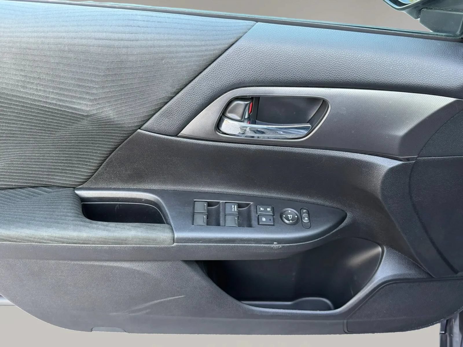 Used 2015 Honda Accord LX image 9