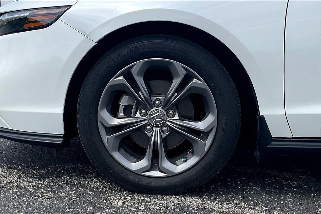 Certified 2024 Honda Accord EX image 15
