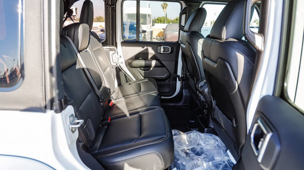 New 2026 Jeep Wrangler Unlimited Sahara AWD/4WD image 20