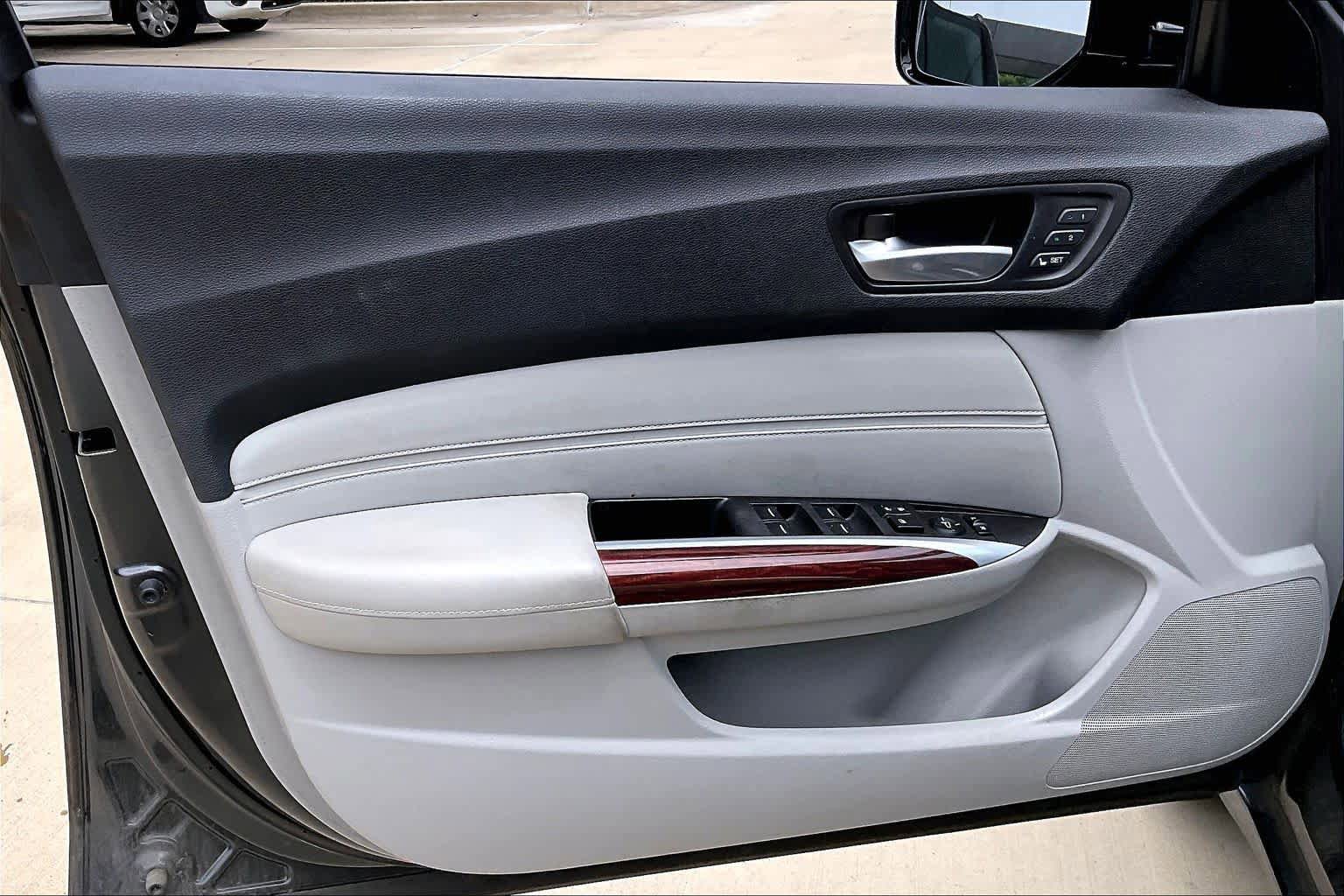 Used 2015 Acura TLX FWD image 21