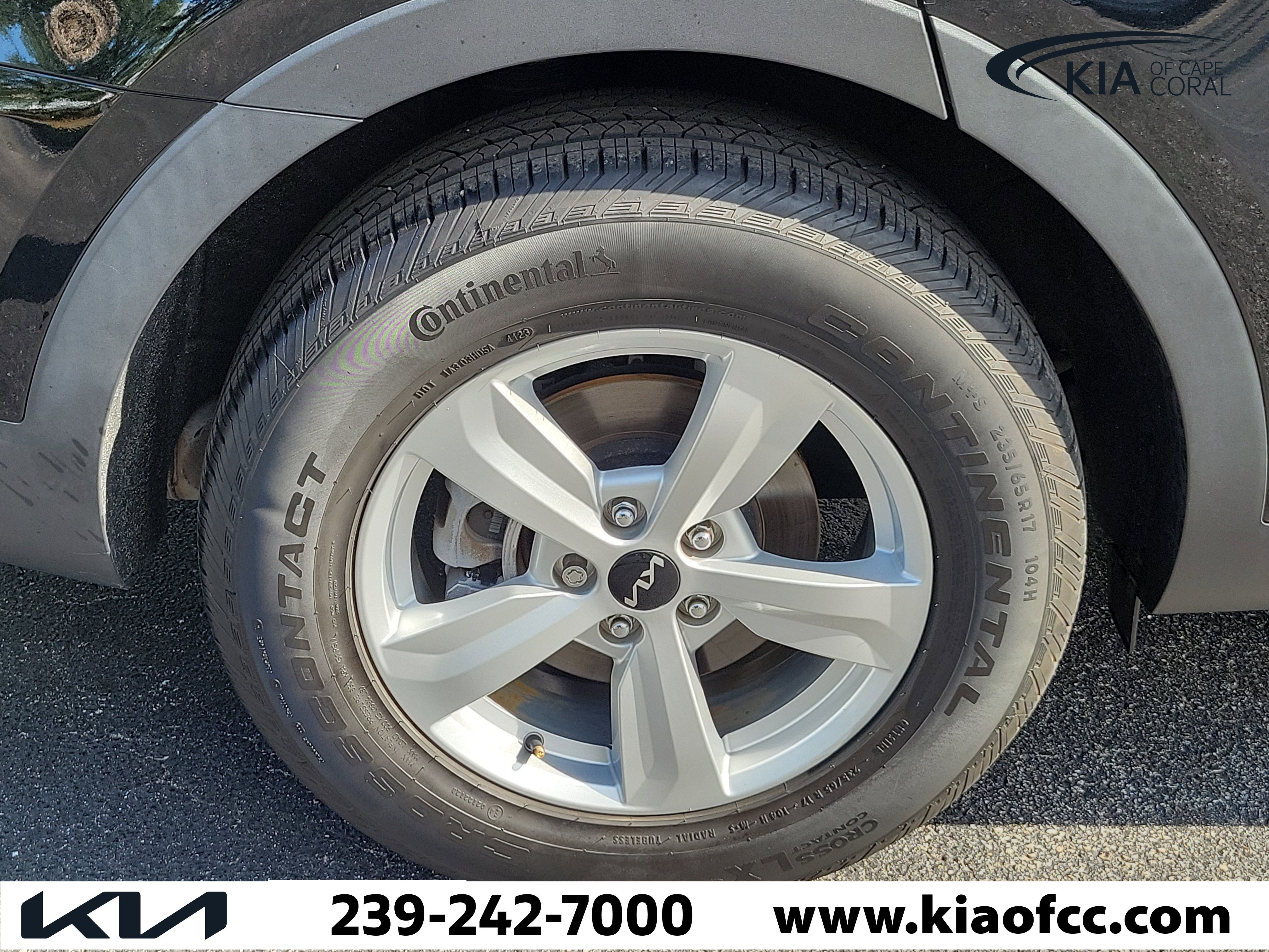 Used 2023 Kia Sorento LX FWD image 8