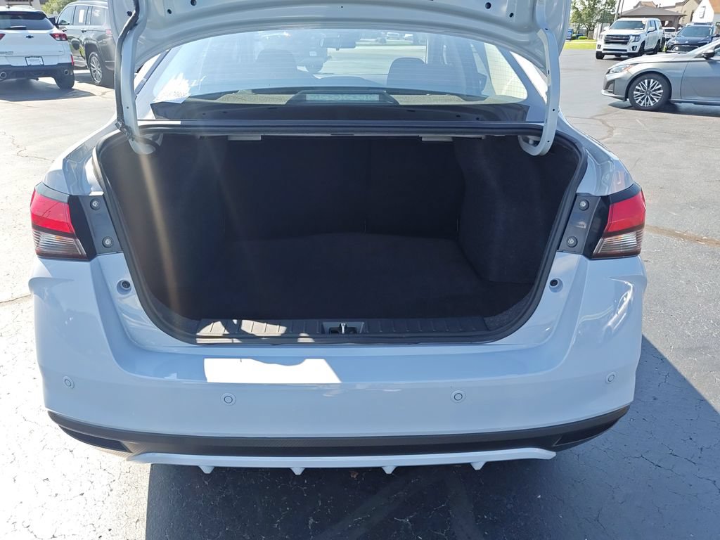 Used 2024 Nissan Versa SV FWD image 9