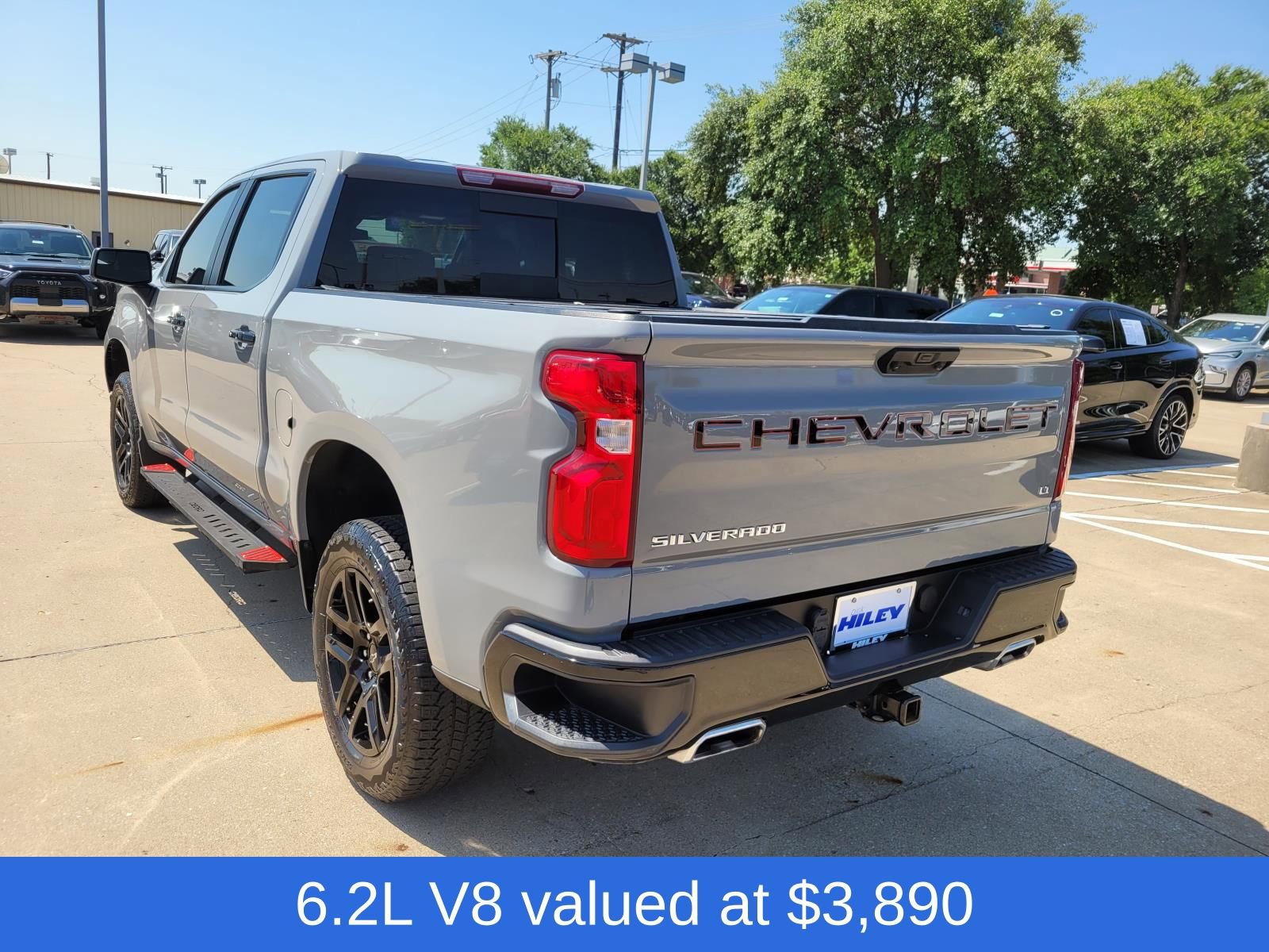 Used 2024 Chevrolet Silverado 1500 LT Trail Boss w/ Convenience Package II AWD/4WD image 3