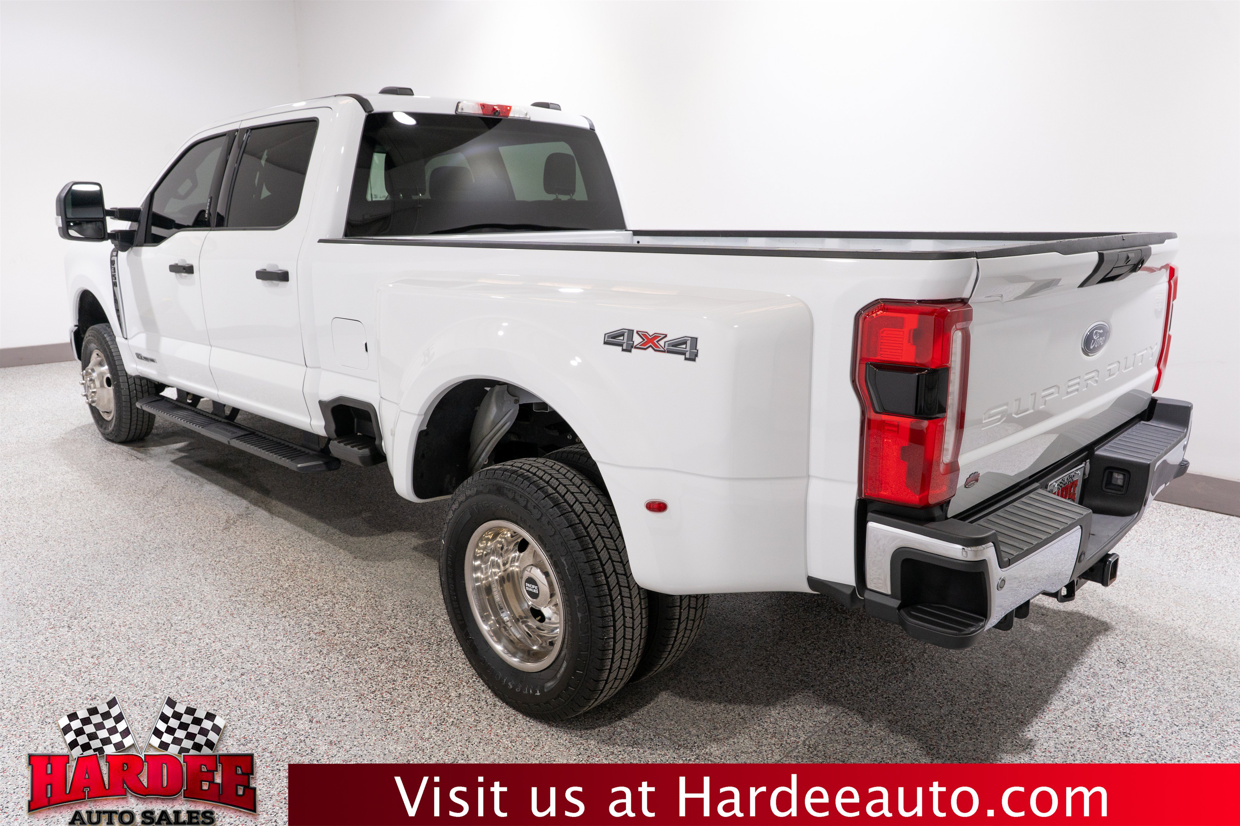 Used 2023 Ford F350 XLT w/ 360-Degree Camera Package AWD/4WD image 3