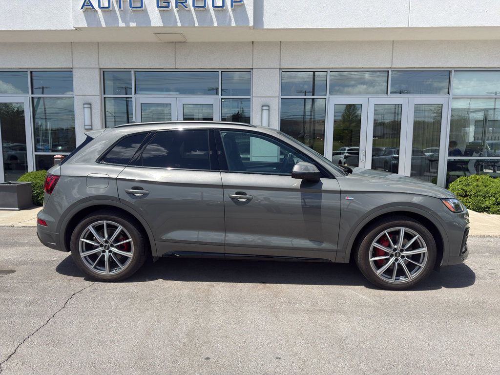 Used 2024 Audi Q5 e Premium Plus AWD/4WD image 2