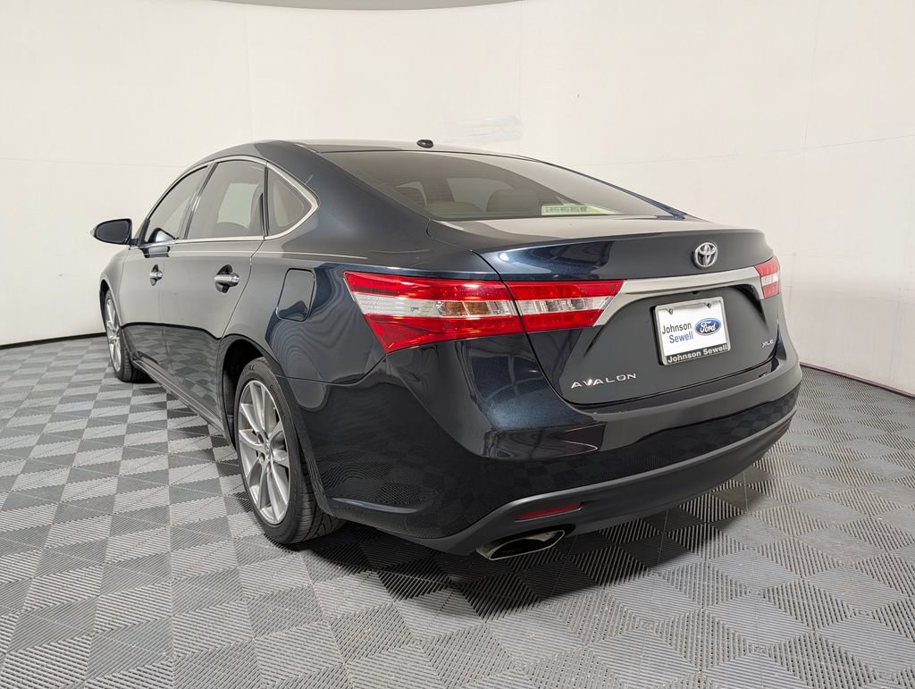 Used 2015 Toyota Avalon XLE Touring FWD image 4
