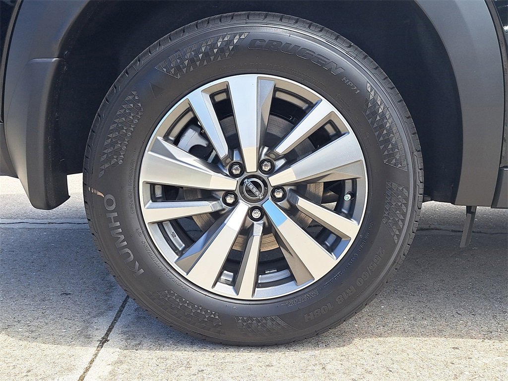 New 2025 Nissan Pathfinder SL image 3