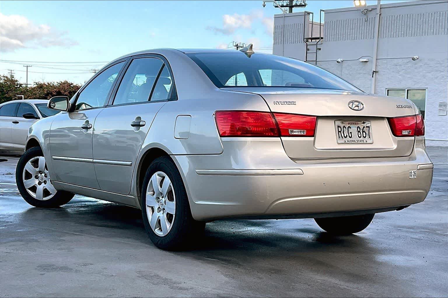 Used 2010 Hyundai Sonata GLS FWD image 4