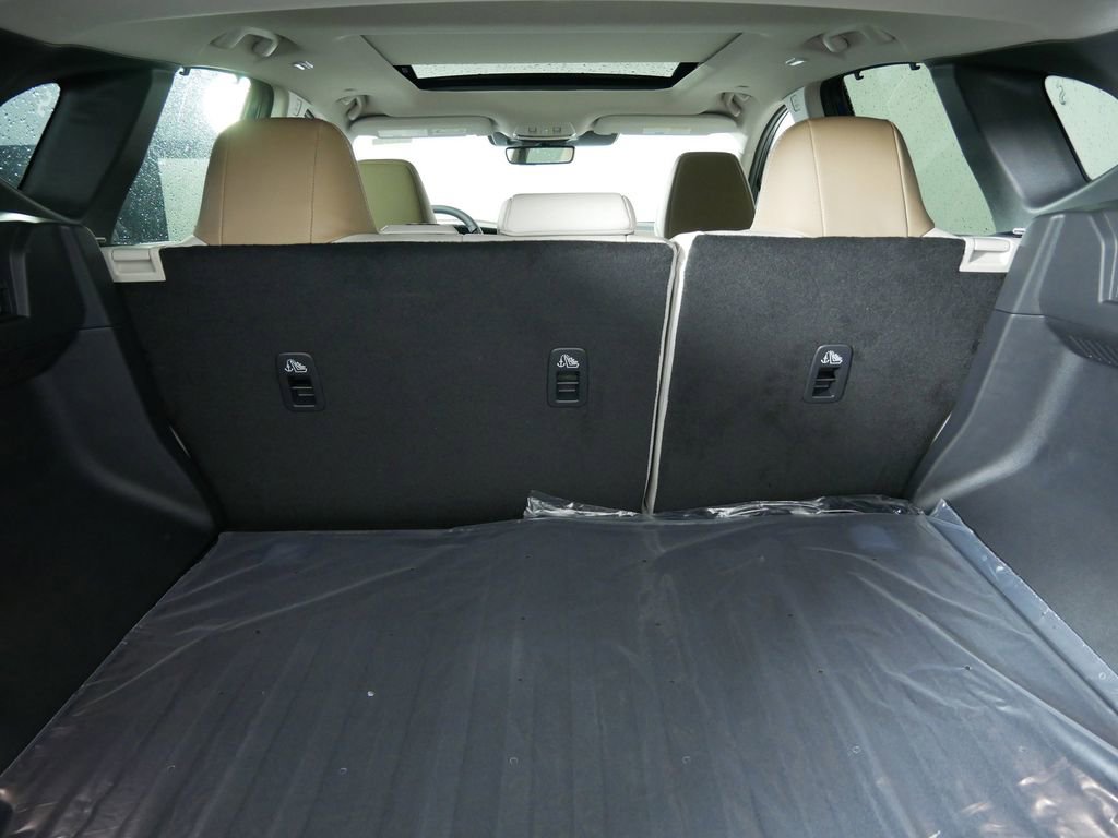 New 2025 Nissan Murano Platinum AWD/4WD image 17