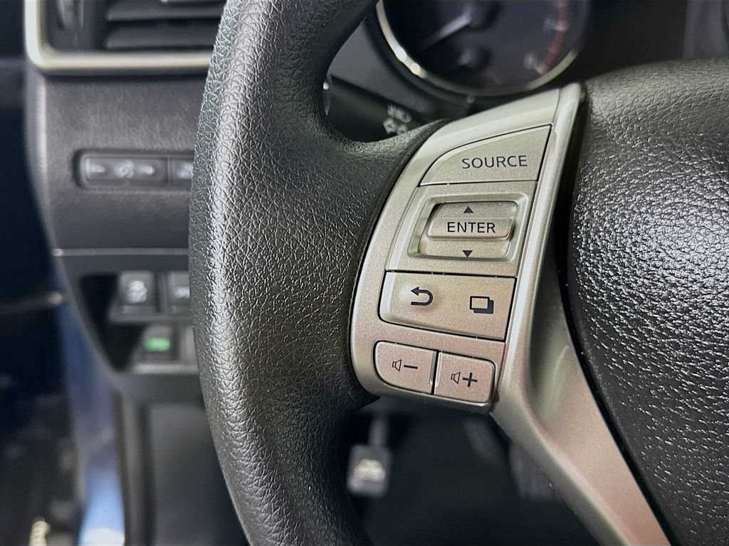 Used 2016 Nissan Rogue SV AWD/4WD image 19