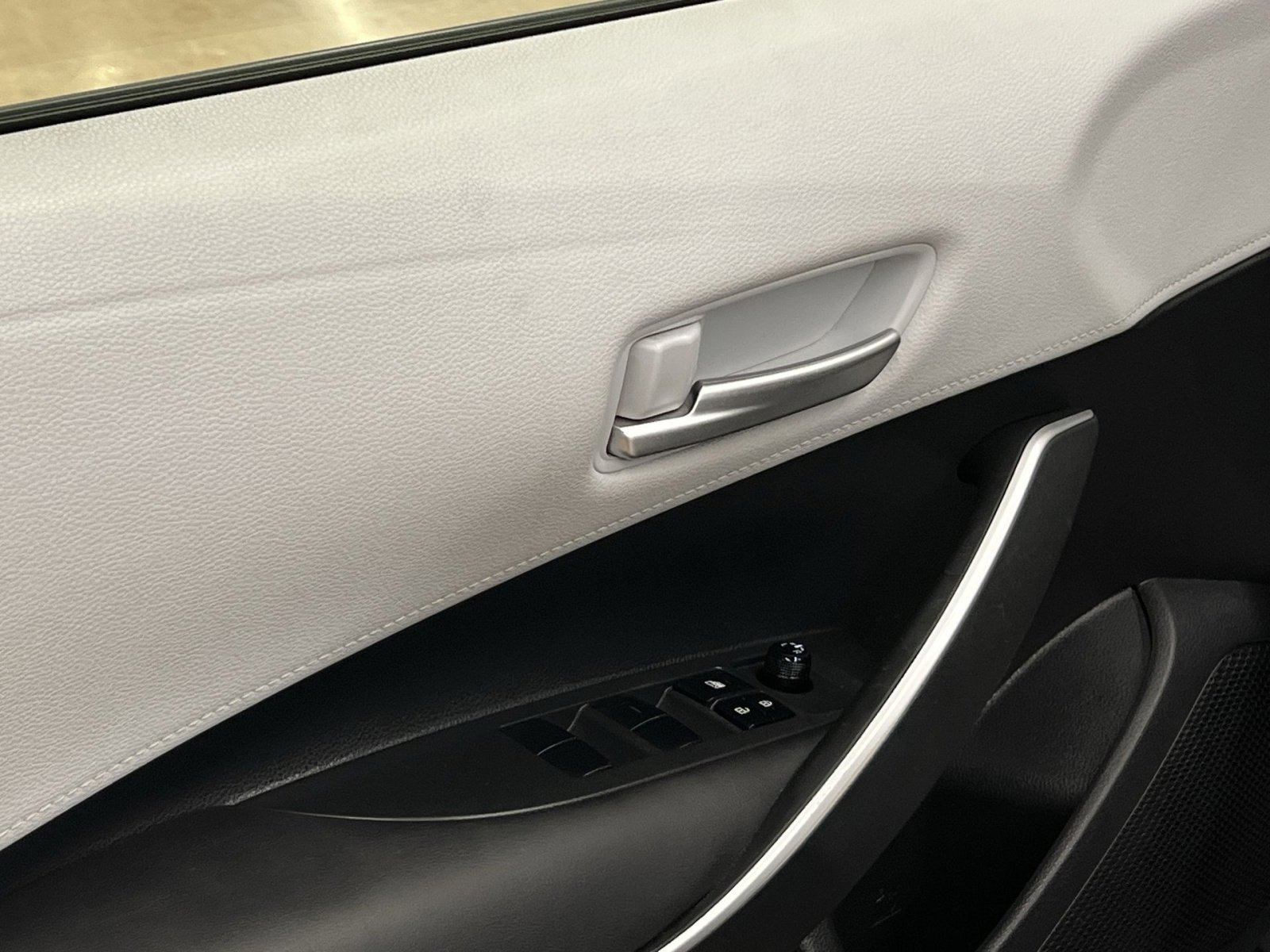 Used 2020 Toyota Corolla SE image 15