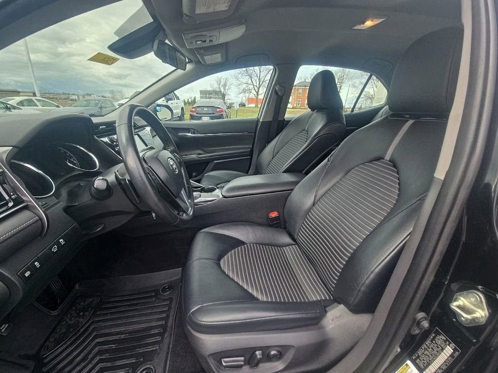 Used 2020 Toyota Camry SE image 8