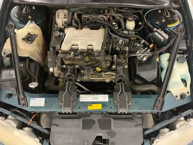 Used 2001 Chevrolet Lumina w/ Preferred Equipment Group FWD image 27