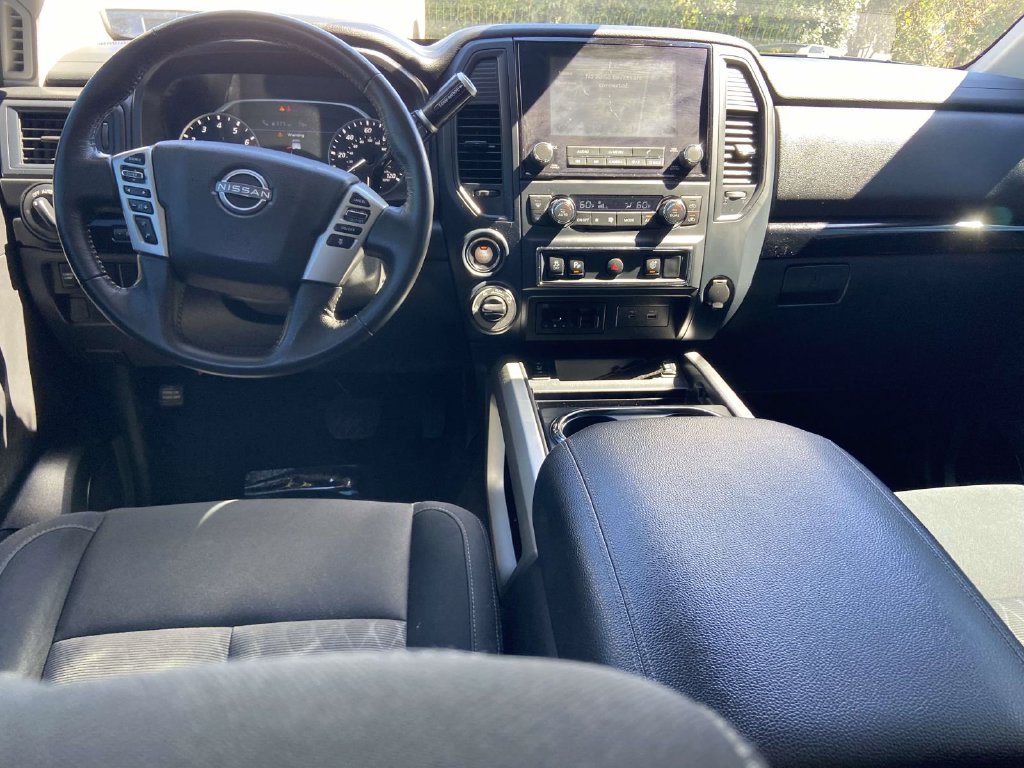 Used 2024 Nissan Titan SV w/ SV Convenience Package AWD/4WD image 7