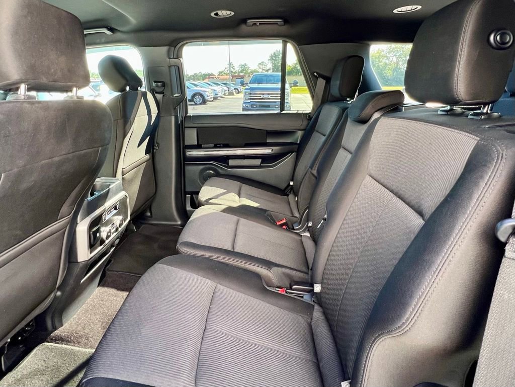 Used 2020 Ford Expedition XLT image 19
