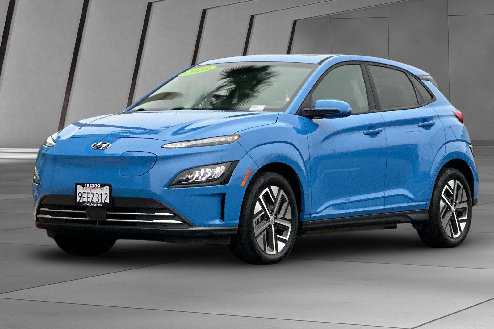 Used 2023 Hyundai Kona Limited w/ Cargo Package image 8