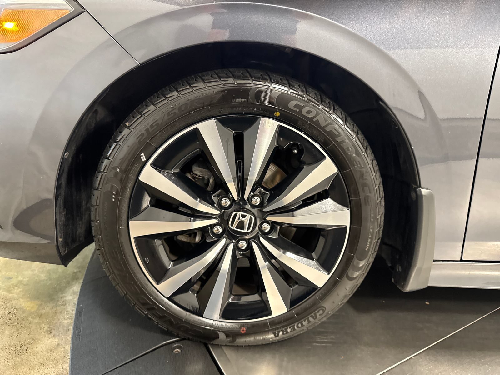 Used 2022 Honda Civic EX image 2