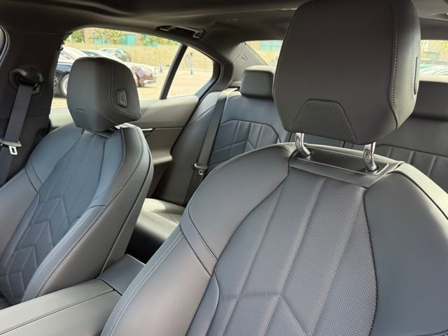 New 2026 BMW i5 eDrive40 w/ Premium Package image 19