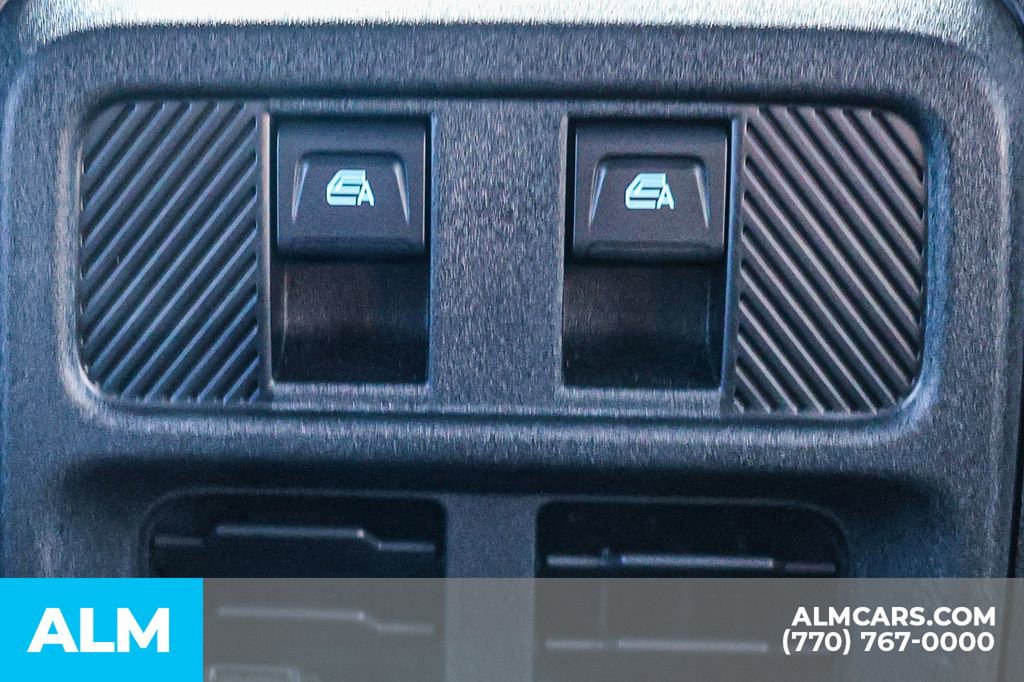 Used 2025 Ford Bronco Badlands image 50