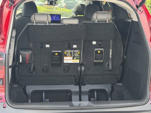 Used 2025 Toyota Sienna XLE w/ XLE Plus Package image 27