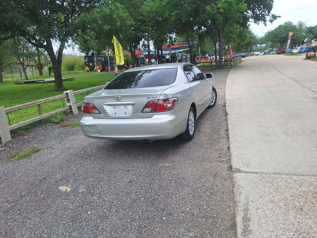 Used 2003 Lexus ES 330 FWD image 13
