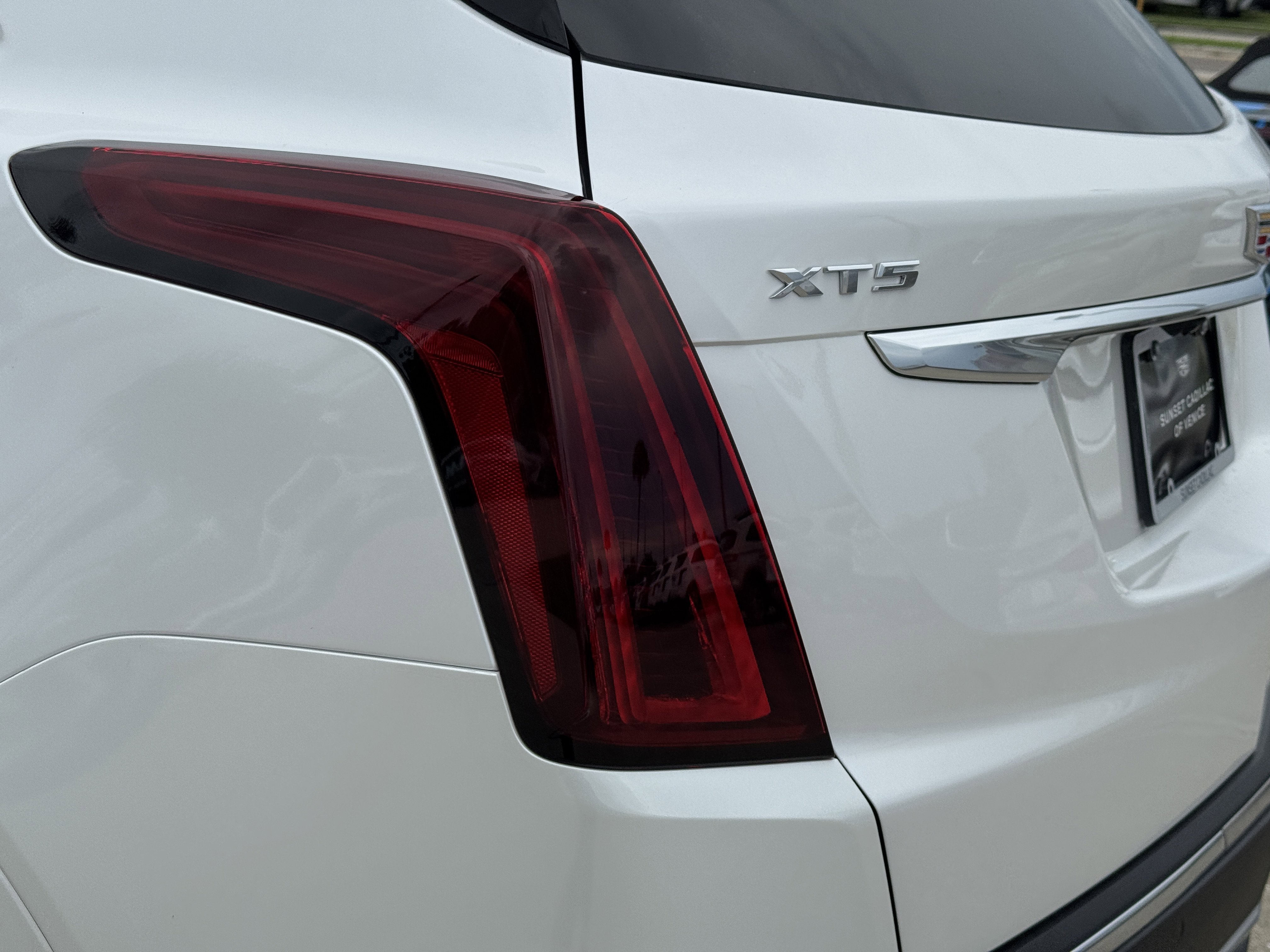 New 2025 Cadillac XT5 Premium Luxury image 9