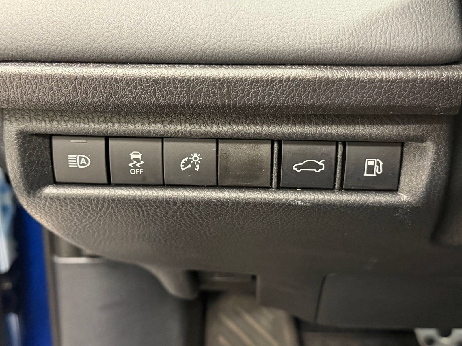 Used 2025 Toyota Camry XSE FWD image 31