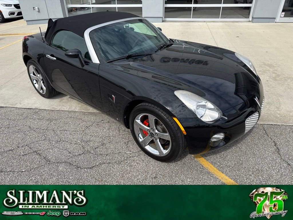 Used 2007 Pontiac Solstice Convertible w/ Premium Package RWD image 1