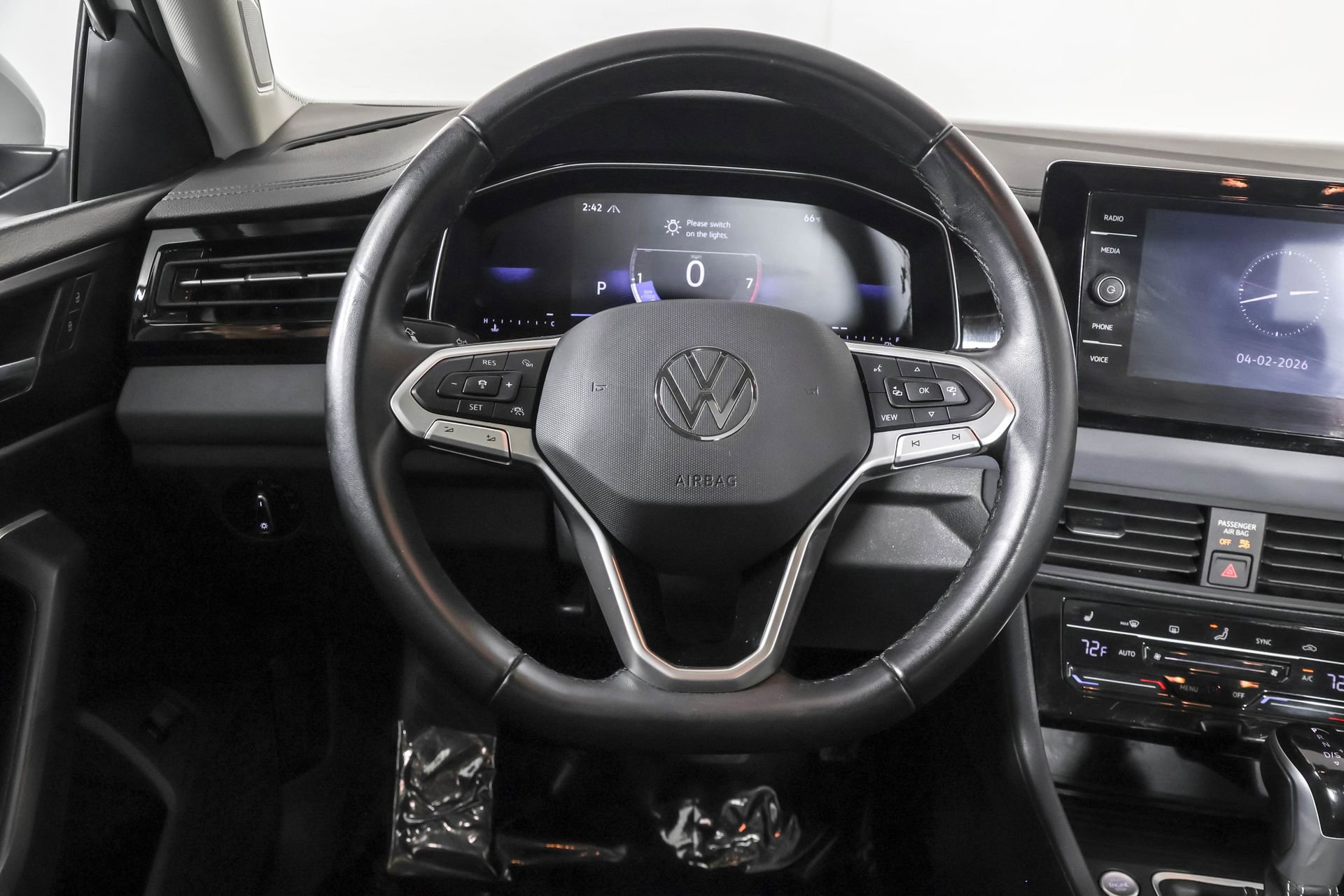 Used 2025 Volkswagen Jetta SE image 24