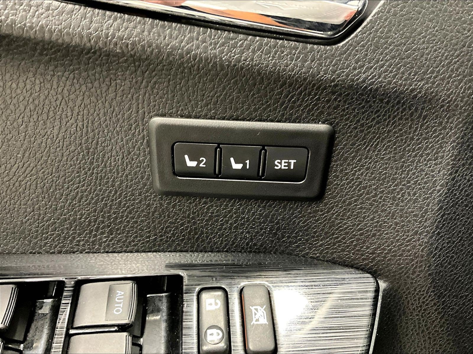 Used 2017 Toyota RAV4 Limited w/ Advanced Technology Package AWD/4WD image 38