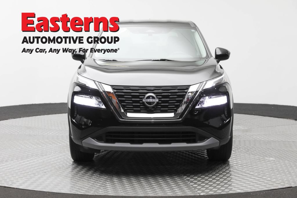 Used 2023 Nissan Rogue SV AWD/4WD image 2