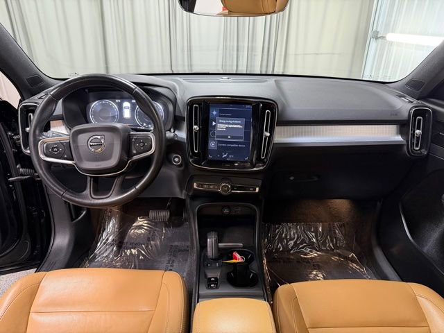 Used 2019 Volvo XC40 T5 Momentum image 13