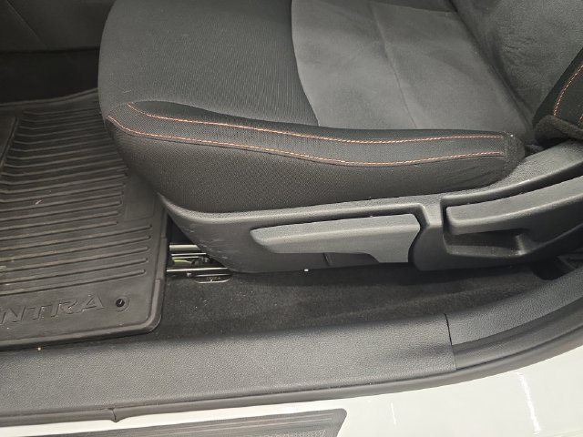 Used 2025 Nissan Sentra SR FWD image 32