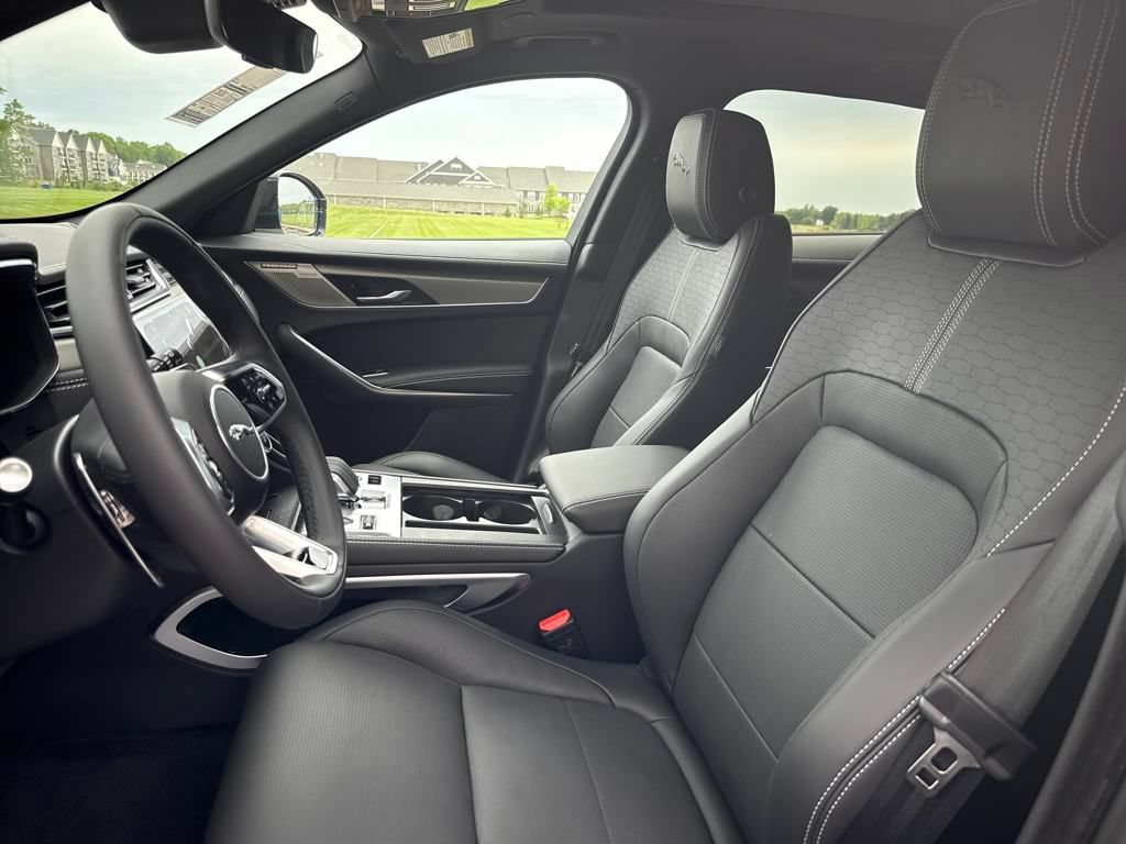 Used 2026 Jaguar F-PACE R-Dynamic S AWD/4WD image 12