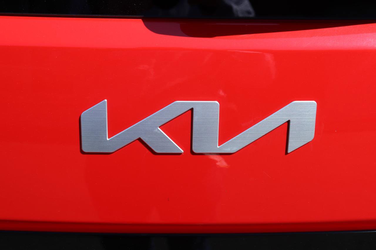 Used 2023 Kia Soul LX w/ LX Technology Package FWD image 49