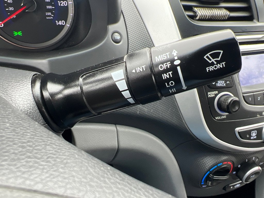 Used 2013 Hyundai Accent GLS image 19