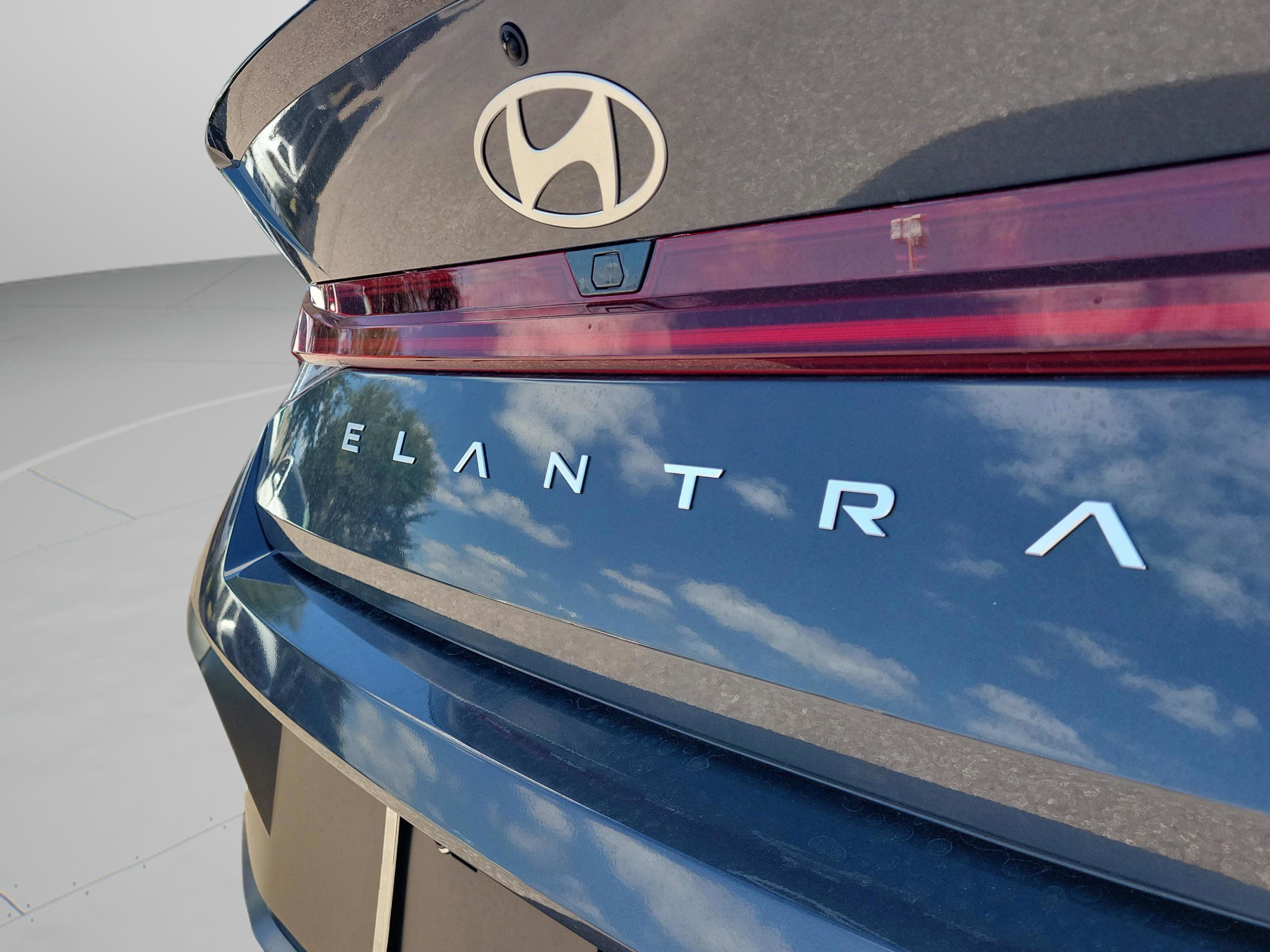 New 2026 Hyundai Elantra SEL Sport image 32