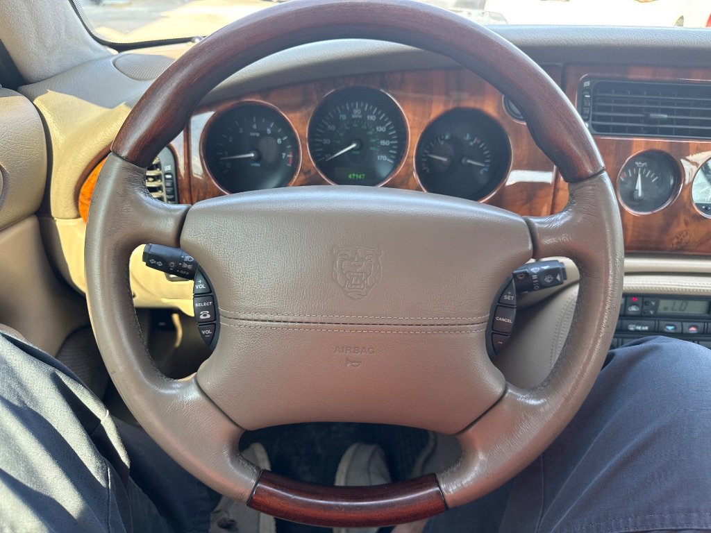 Used 2002 Jaguar XK8 Convertible image 11