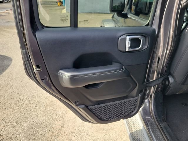 Used 2018 Jeep Wrangler Unlimited Sahara AWD/4WD image 26