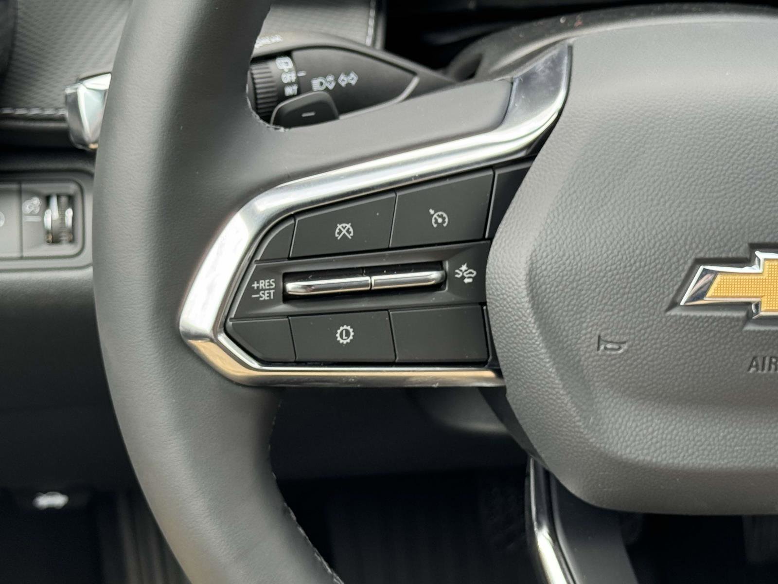 New 2026 Chevrolet Equinox LT w/ LPO, Floor Liner Package image 9