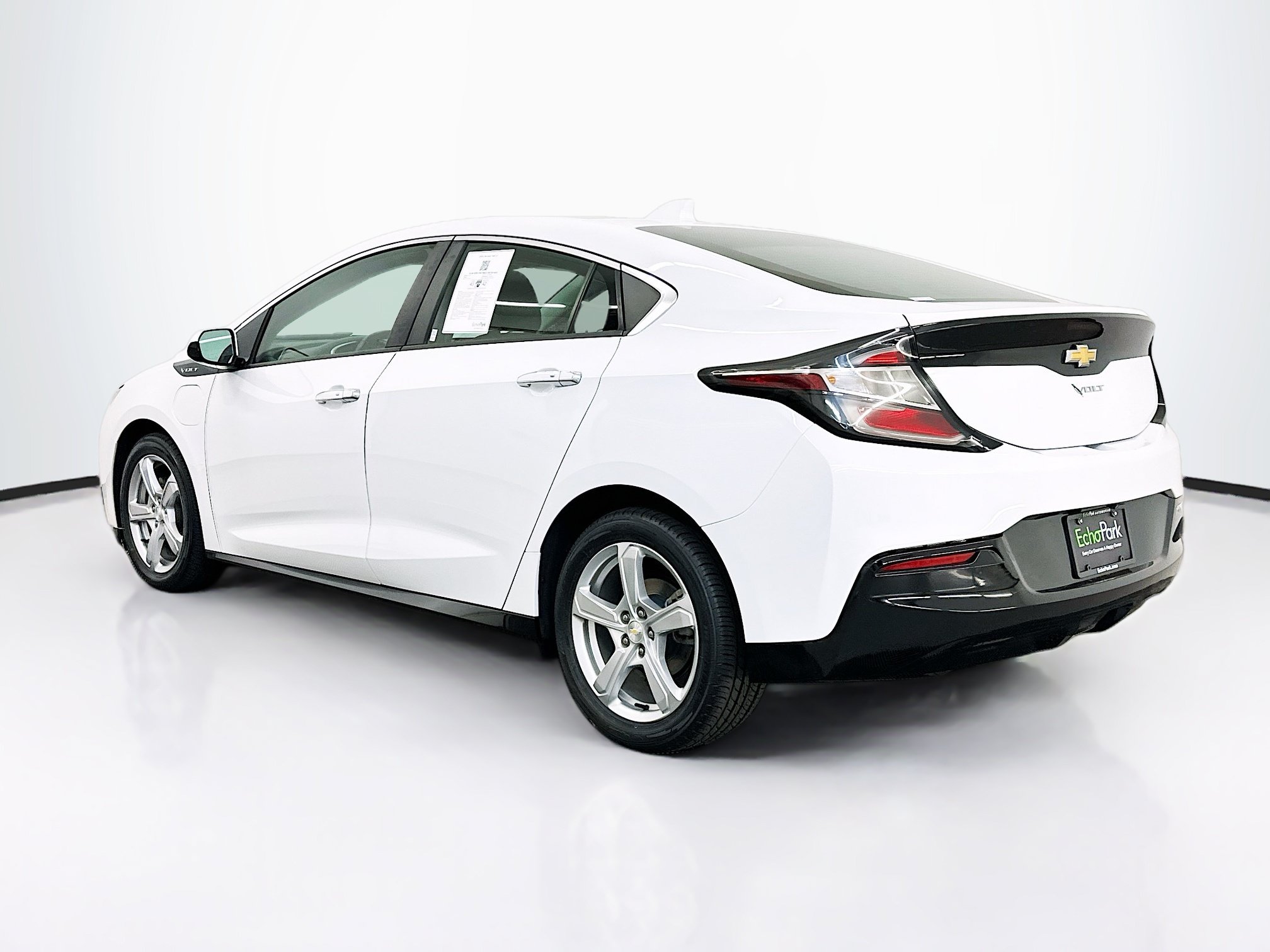 Used 2018 Chevrolet Volt LT w/ Comfort Package FWD image 5
