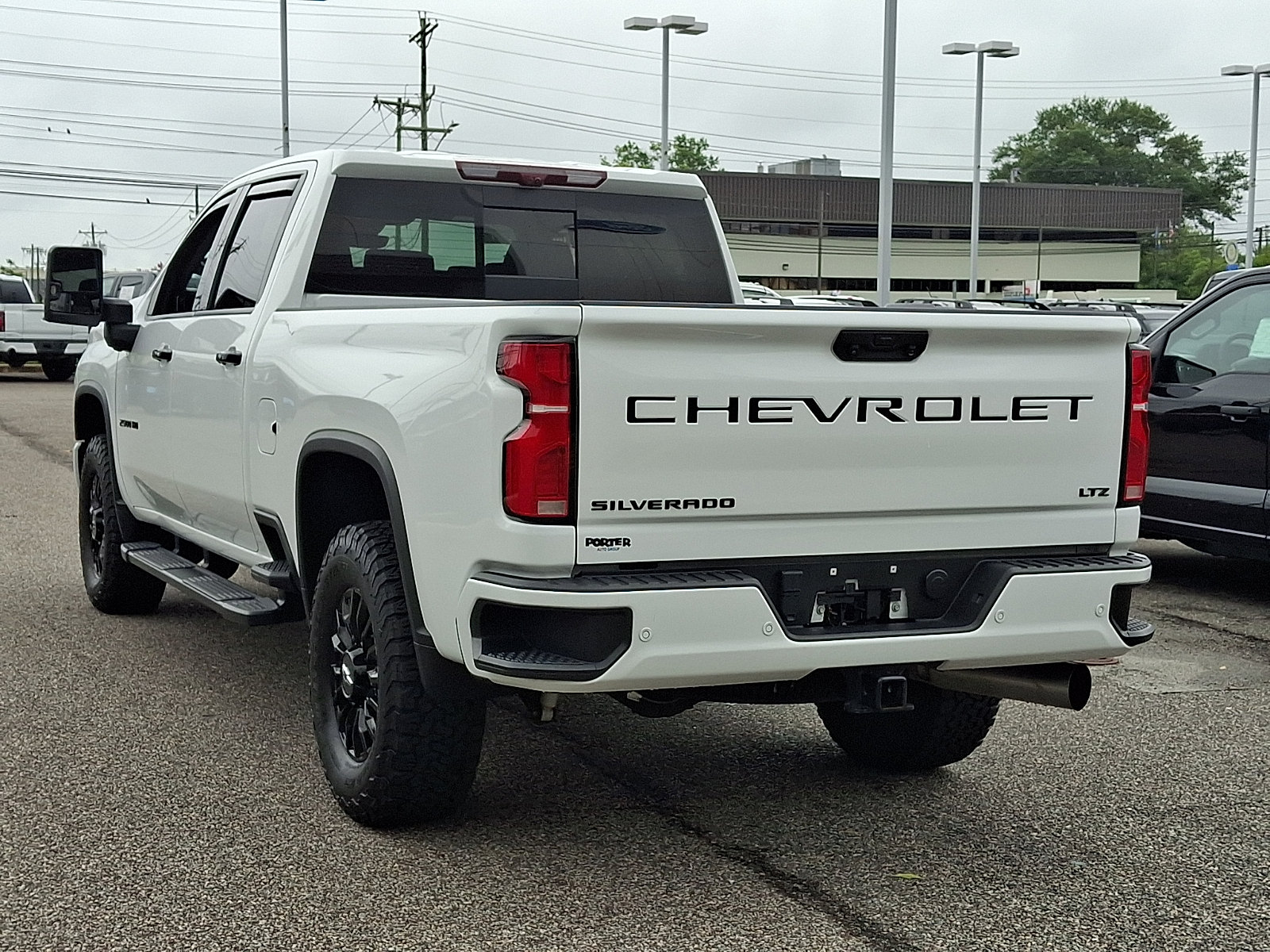 Used 2024 Chevrolet Silverado 2500 LTZ w/ LTZ Plus Package AWD/4WD image 8