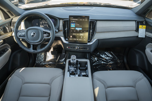 New 2027 Volvo XC90 B5 Plus AWD/4WD image 20