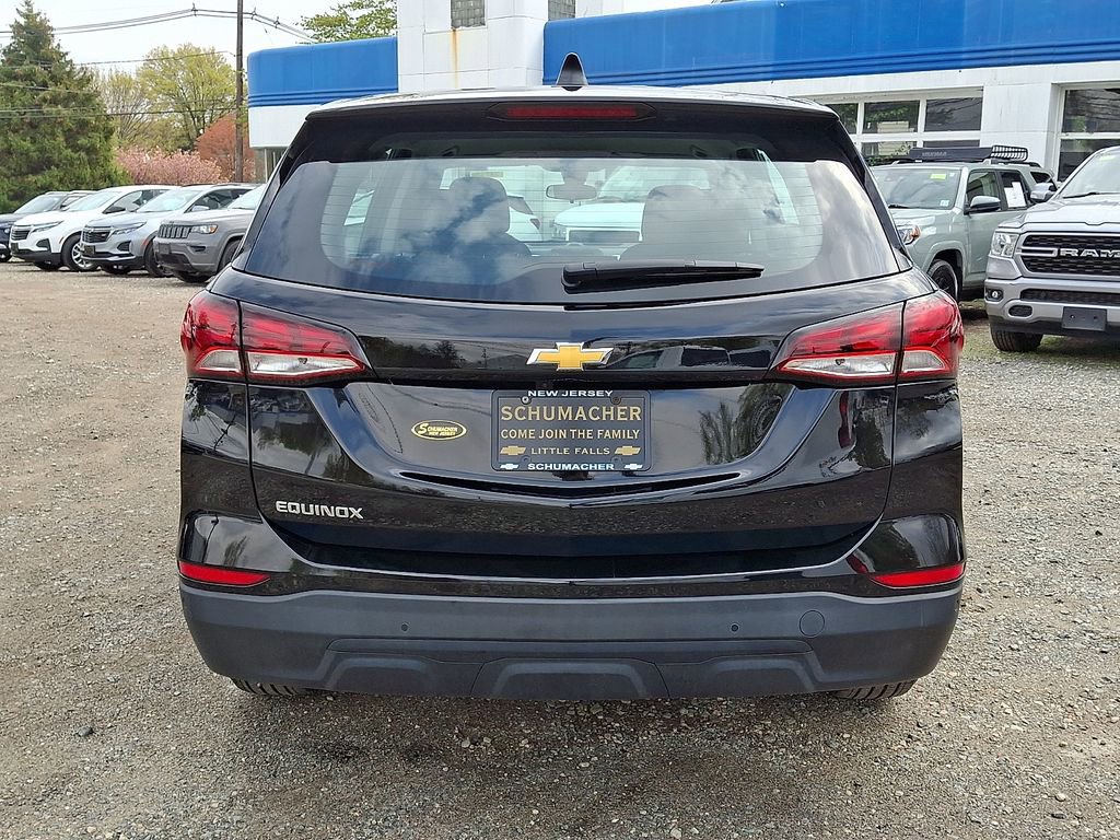 Used 2023 Chevrolet Equinox LS w/ LPO, Floor Liner Package FWD image 7